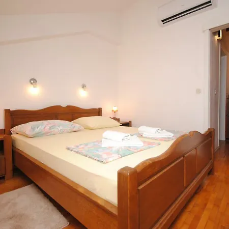 아파트 Art Maisonette